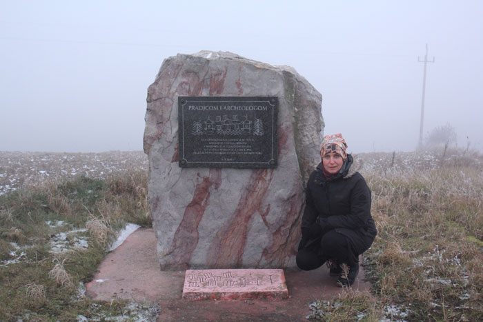 Ostatnie zdjęcie Słowianki z pomnikiem Fot. Marian Nosal