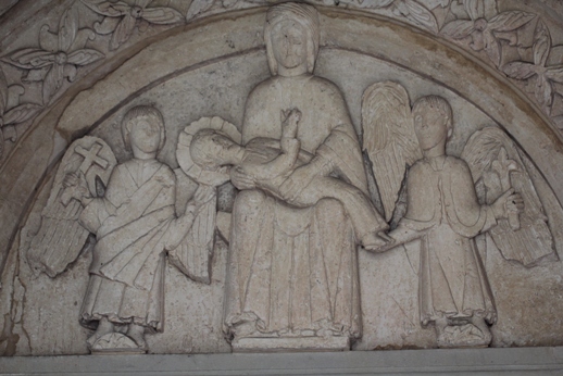 XII wieczna kolegiata w Tumie pod Łęczycą XII wieczna rzeźba chroniona przedsionkiem dobudowanym, o ile pamiętam w XVI wieku fot. M.N.